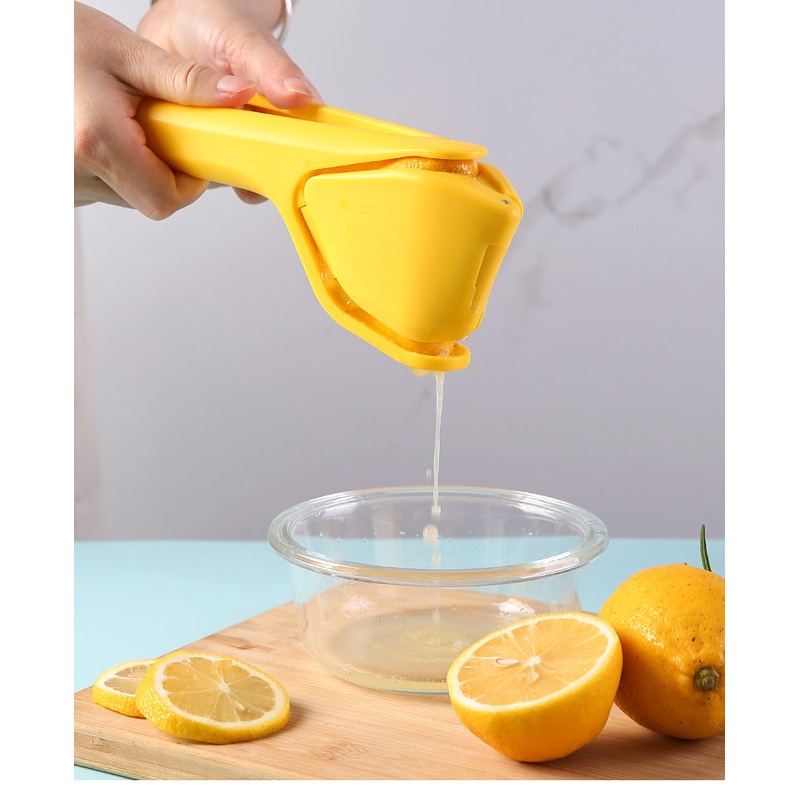 3 Pcs Yellow Easy-Squeeze Manual Citrus Juicer – Durable Lemon & Orange Squeezer with Pour Spout, Food-Grade PP