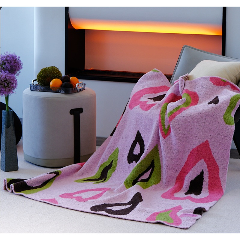Pink Luxurious Chunky Knit Throw Blanket – Cozy & Thick Sofa Accent – 136 x 130cm (920g)