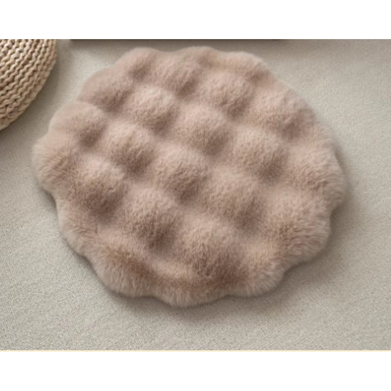 Milk tea color Plush Round Cat Mat – Soft Faux Fur Sleeping Pad (40cm Diameter)