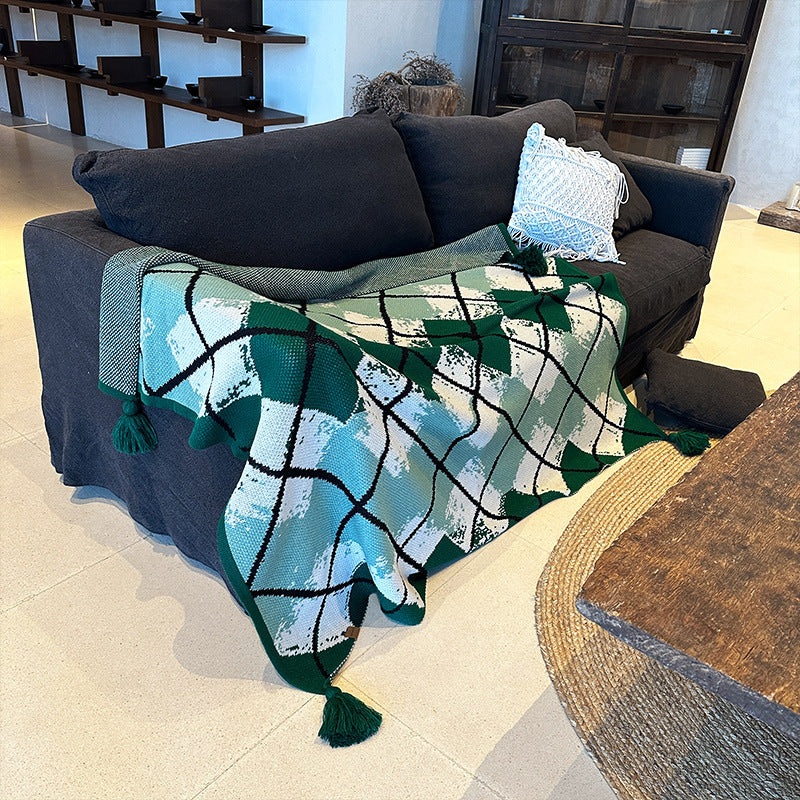 Green Chic Argyle Diamond Knit Throw Blanket with Tassels – Versatile Sofa & Bed Accent – 135 x 125cm